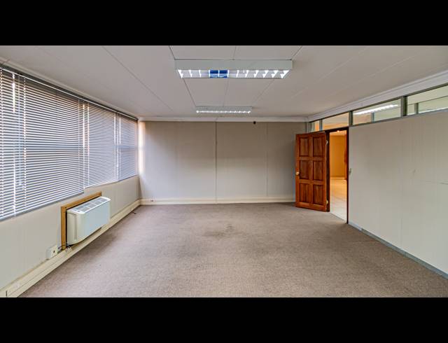 236M² OFFICE TO LET IN FERNDALE